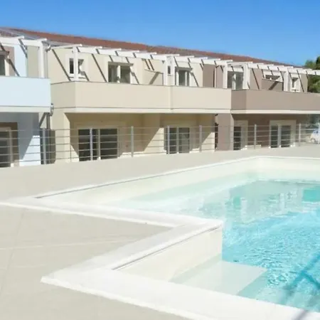 Romantica Casa Al Mare Con Piscina In Sardegna